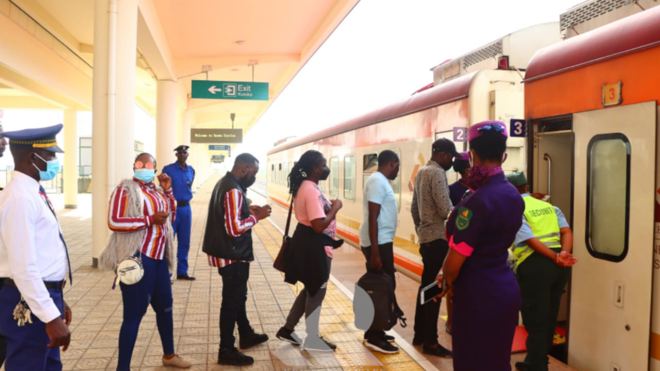 Passengers boarding the Madaraka Express. PHOTO/KENYA RAILWAYS